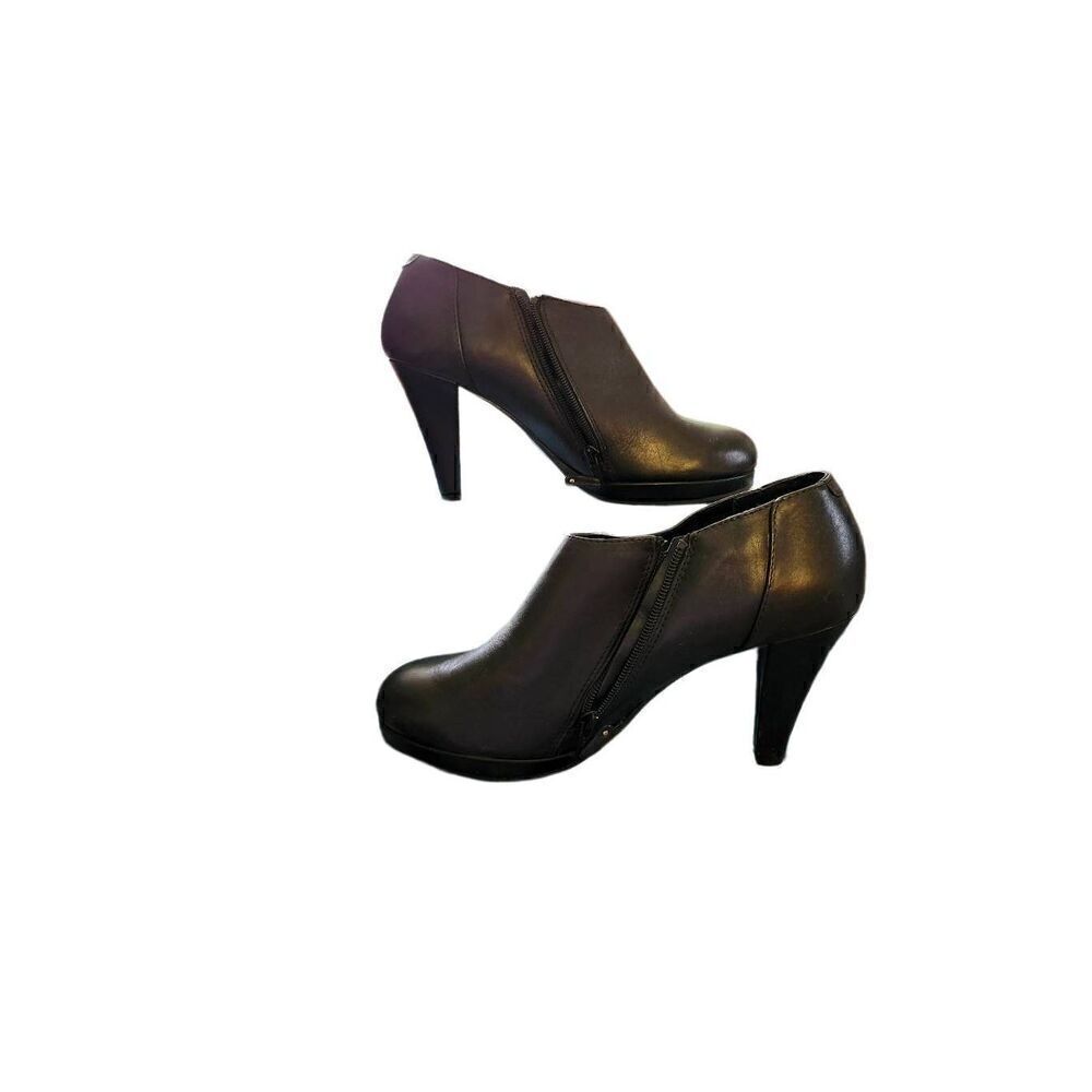 Cynthia Rowley Lovebird Womens US 10M Black Leather Ankle Booties Heeled Shoes.
